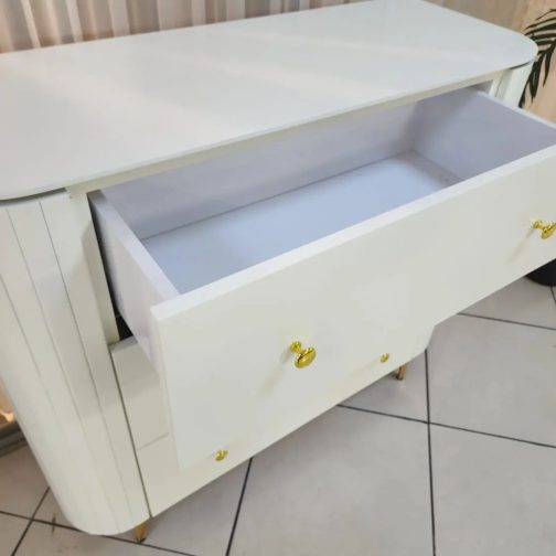 ⁦קומודה דגם יסמין בחיתוך CNC בצדדים⁩ – תמונה ⁦3⁩